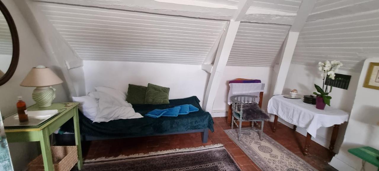Chambre D'Hotes Les Jardins De Marie, Sci Charles III Bernay  Dış mekan fotoğraf